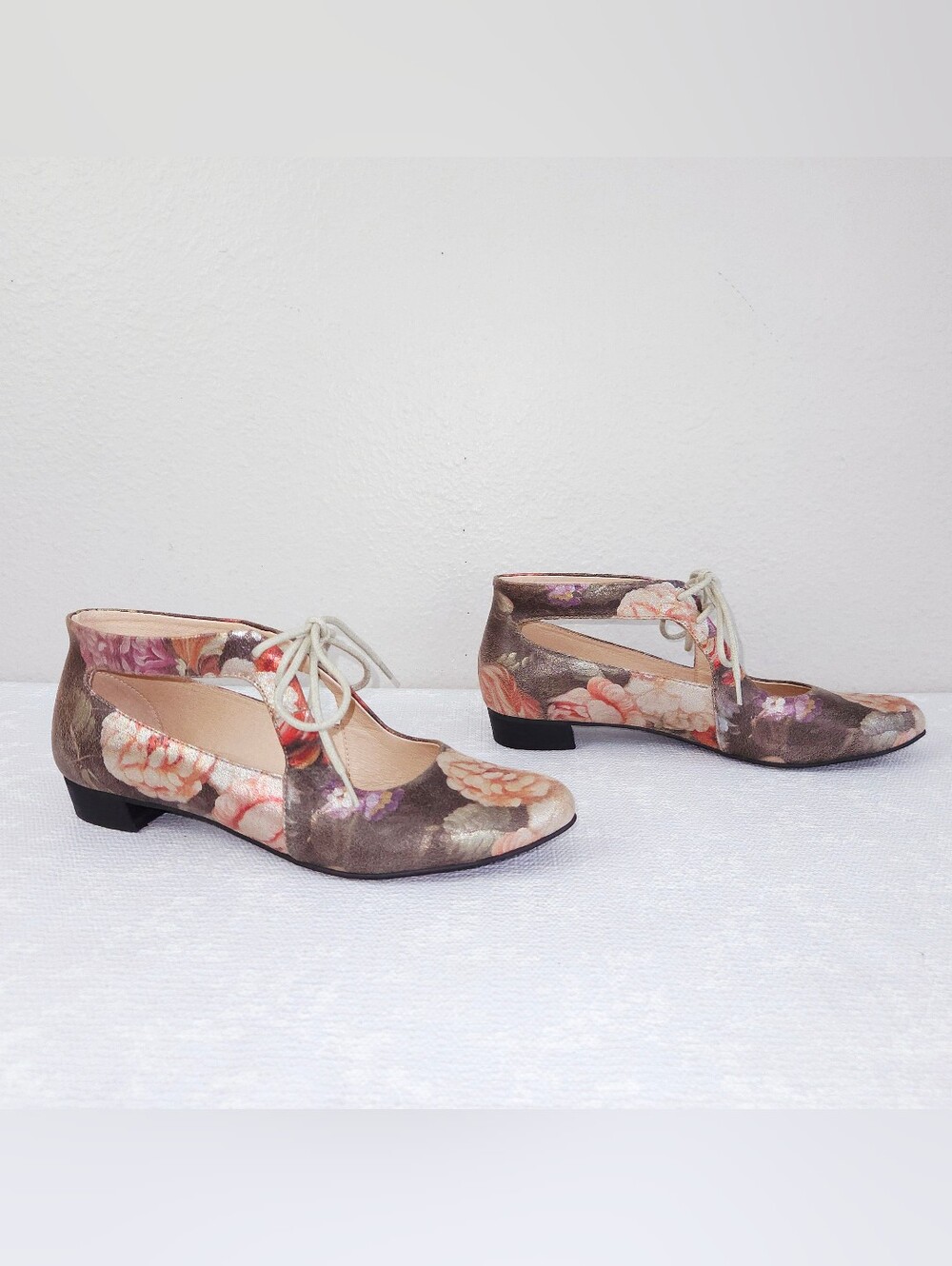 Django & Juliette Lace-Up Mary Jane Flats Ewing Floral Cut-Out Leather Boho